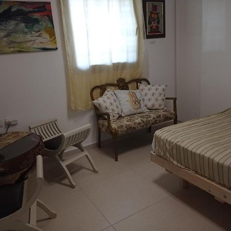 New! Great Location! Vibrant Downtown, Talpiot Market, Flea Market, Carmel Beach, Close To Everywhere Apartman Haifa Kültér fotó