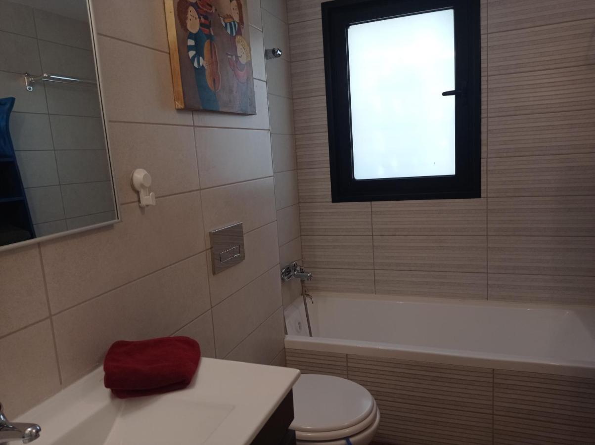 New! Great Location! Vibrant Downtown, Talpiot Market, Flea Market, Carmel Beach, Close To Everywhere Apartman Haifa Kültér fotó
