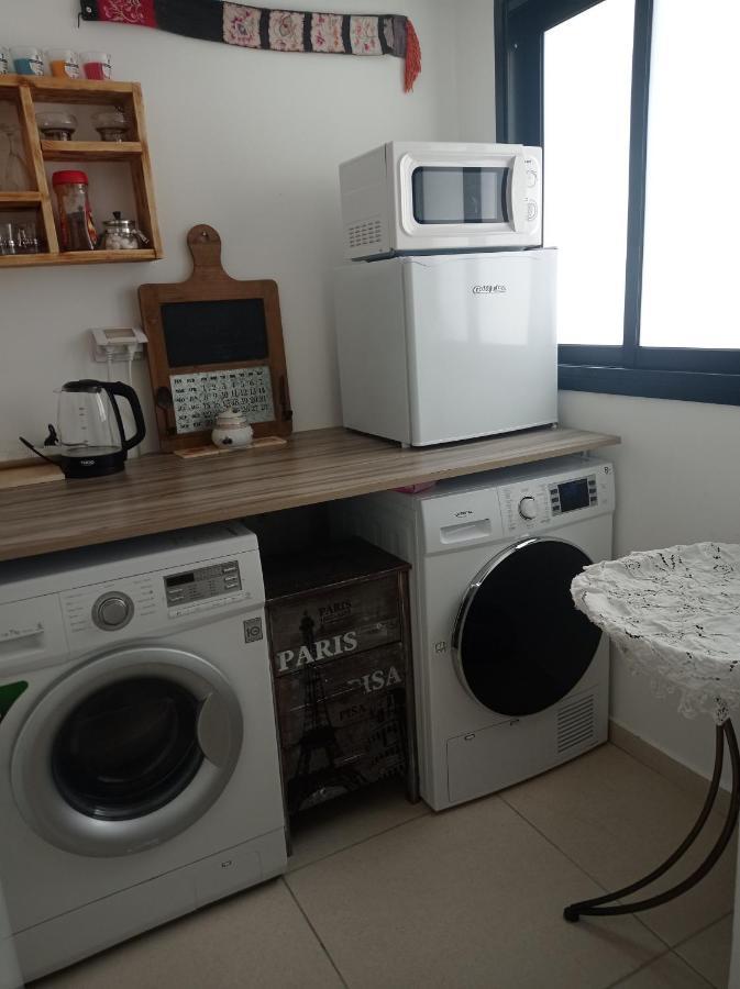 New! Great Location! Vibrant Downtown, Talpiot Market, Flea Market, Carmel Beach, Close To Everywhere Apartman Haifa Kültér fotó