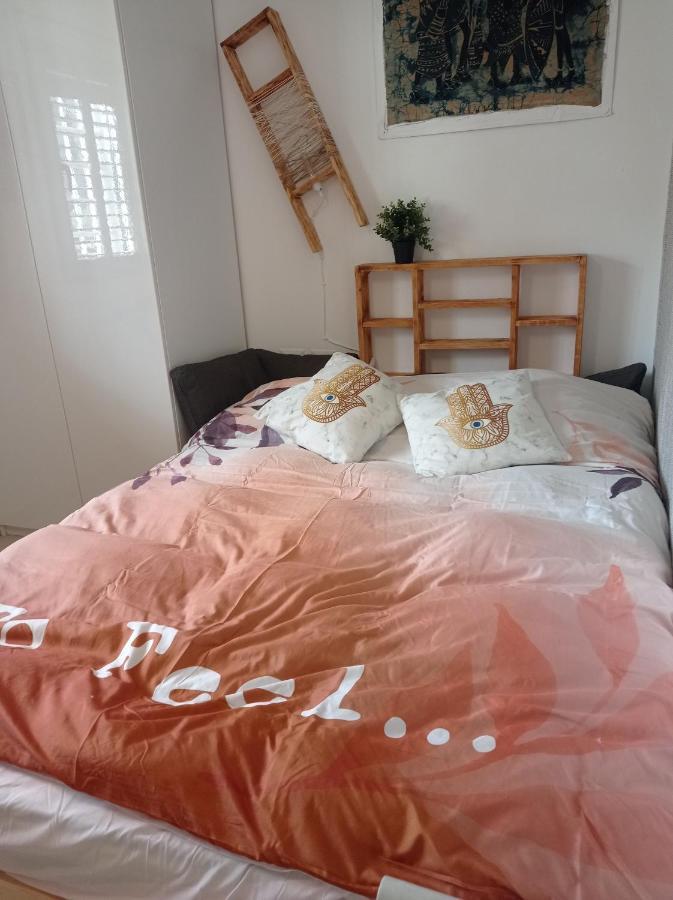 New! Great Location! Vibrant Downtown, Talpiot Market, Flea Market, Carmel Beach, Close To Everywhere Apartman Haifa Kültér fotó