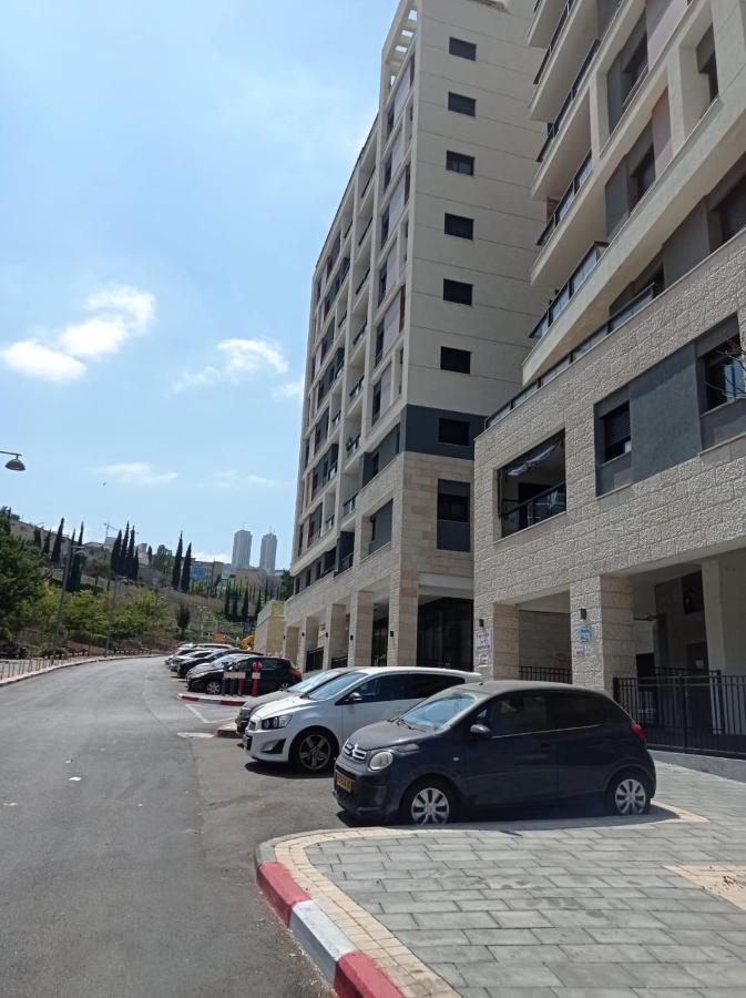 New! Great Location! Vibrant Downtown, Talpiot Market, Flea Market, Carmel Beach, Close To Everywhere Apartman Haifa Kültér fotó